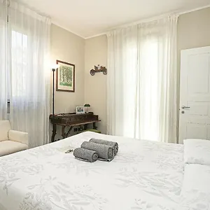 camera-sopra-il-parco-a-2-passi-dal-mare.hotelitalianriviera.com/